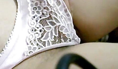 دختر سیاه و سفید آماتور جاسمین مرد جوان را می خورد و لعنتی سک با دختر می کند